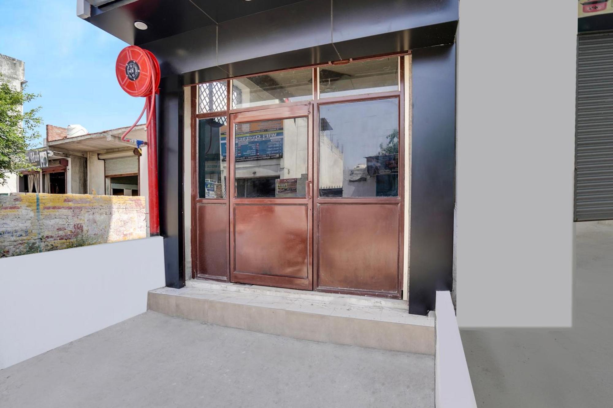 Hotel O The Moon Bareilly Ngoại thất bức ảnh