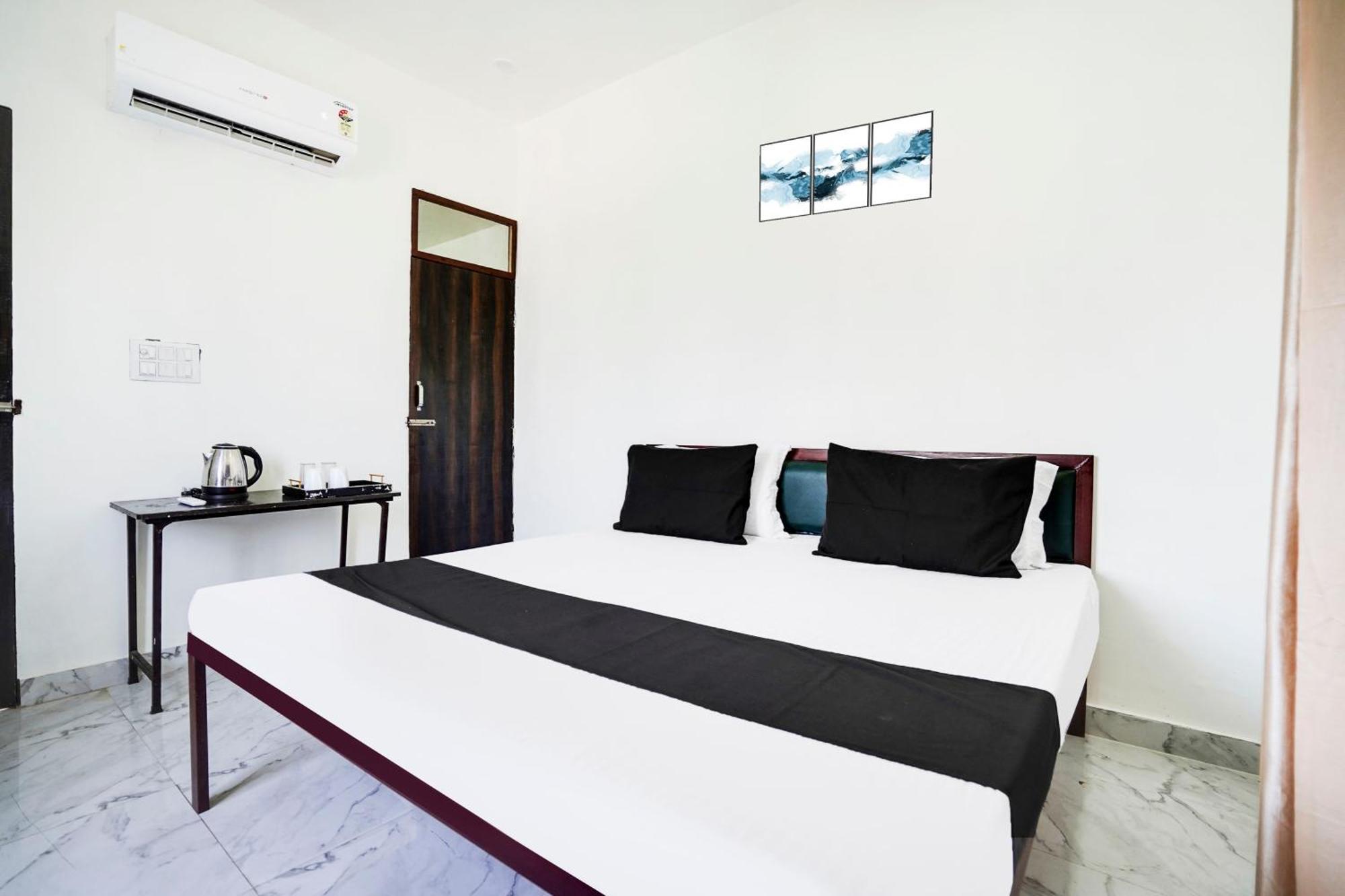 Hotel O The Moon Bareilly Ngoại thất bức ảnh