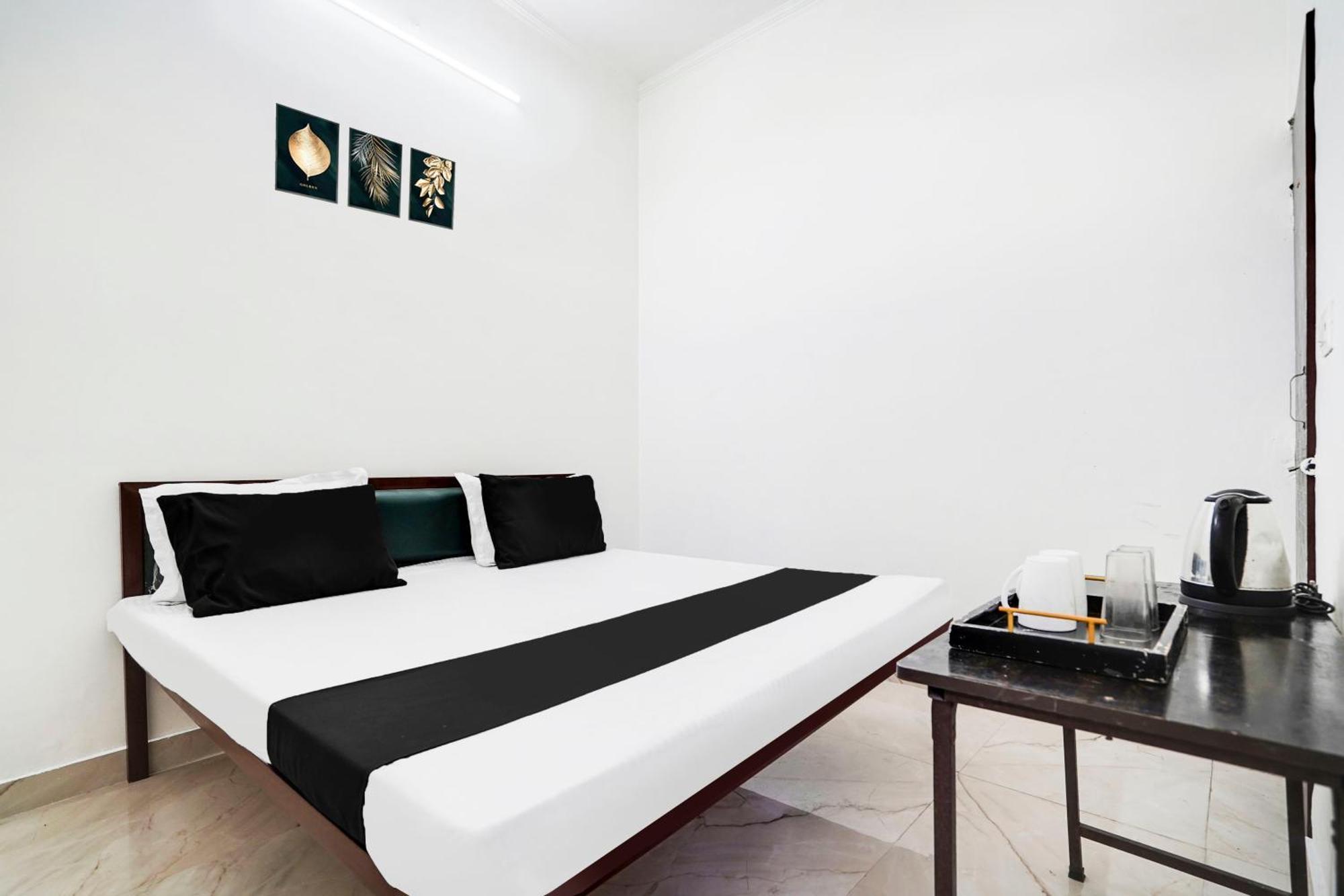 Hotel O The Moon Bareilly Ngoại thất bức ảnh