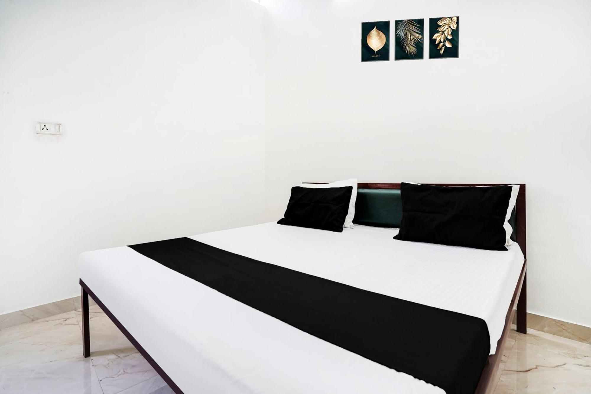 Hotel O The Moon Bareilly Ngoại thất bức ảnh