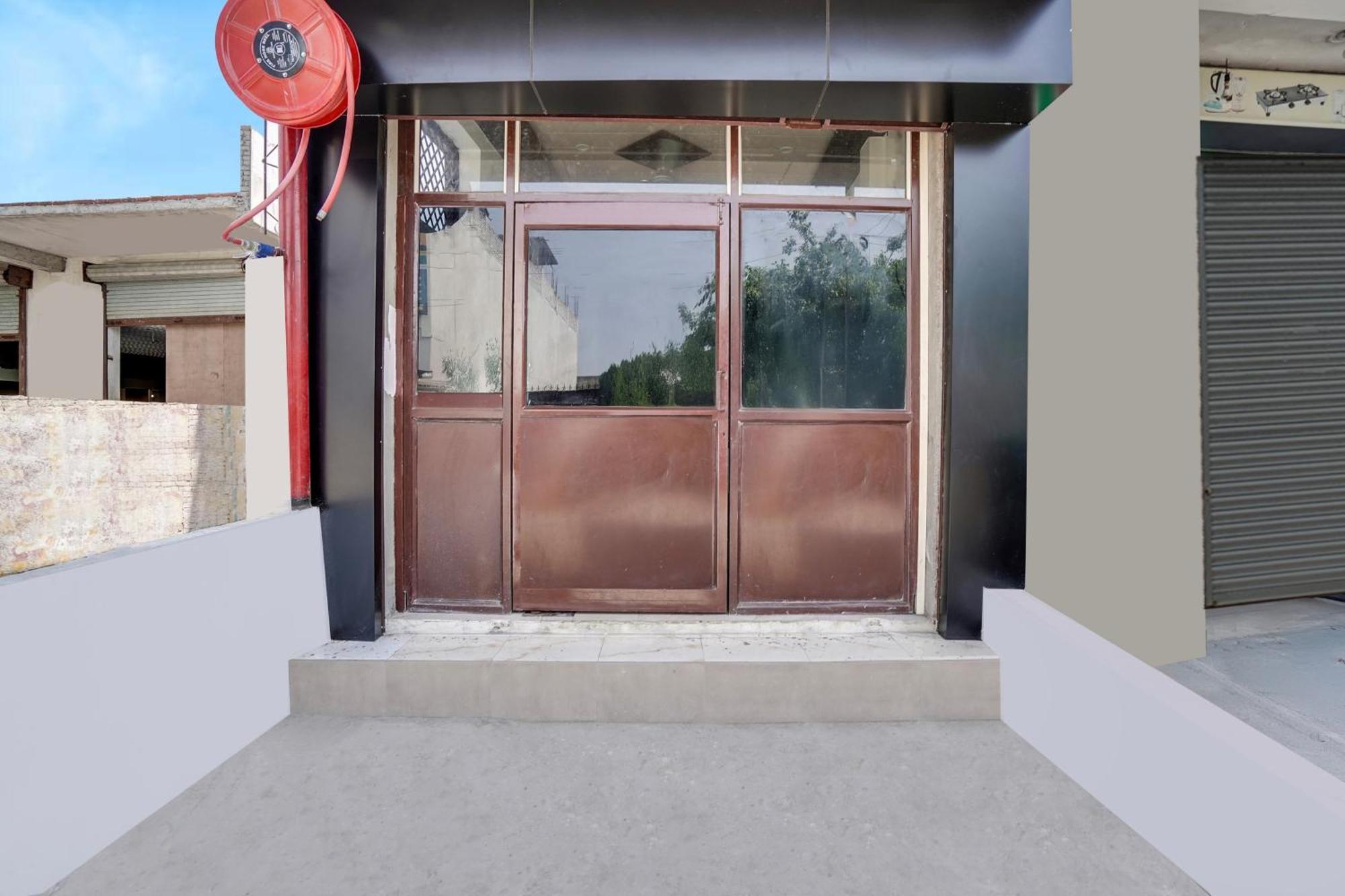 Hotel O The Moon Bareilly Ngoại thất bức ảnh